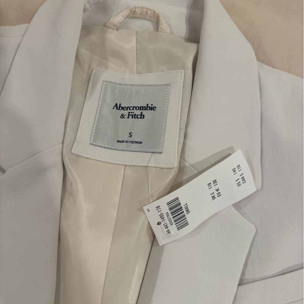 Abercrombie & Fitch White Blazer